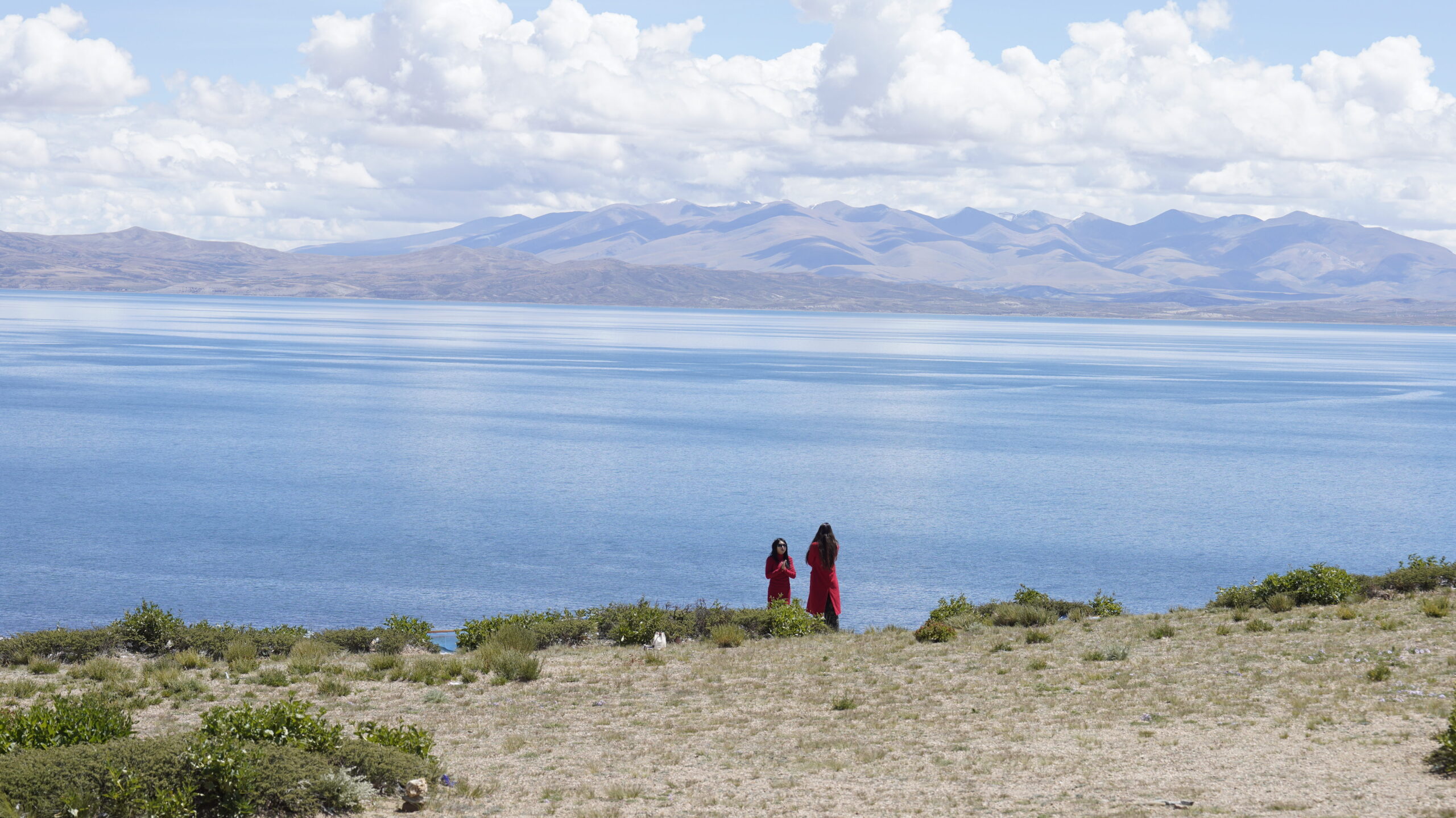 Rituals performed at Mansarovar Lake in Tibetan Fire Horse Year